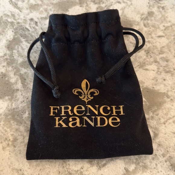 French Kande Beaded Necklace with Gold Pendant - NWT - Picture 9 of 9